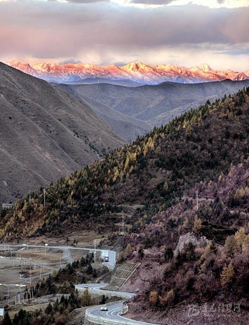 公路都這么美，你在川西高原到底錯過了多少風(fēng)景？