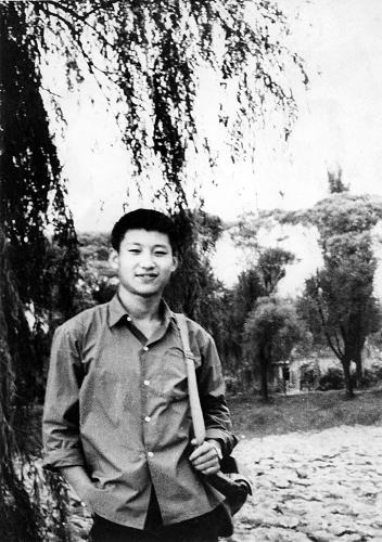 這是1972年，插隊(duì)回京探親時(shí)的習(xí)近平。