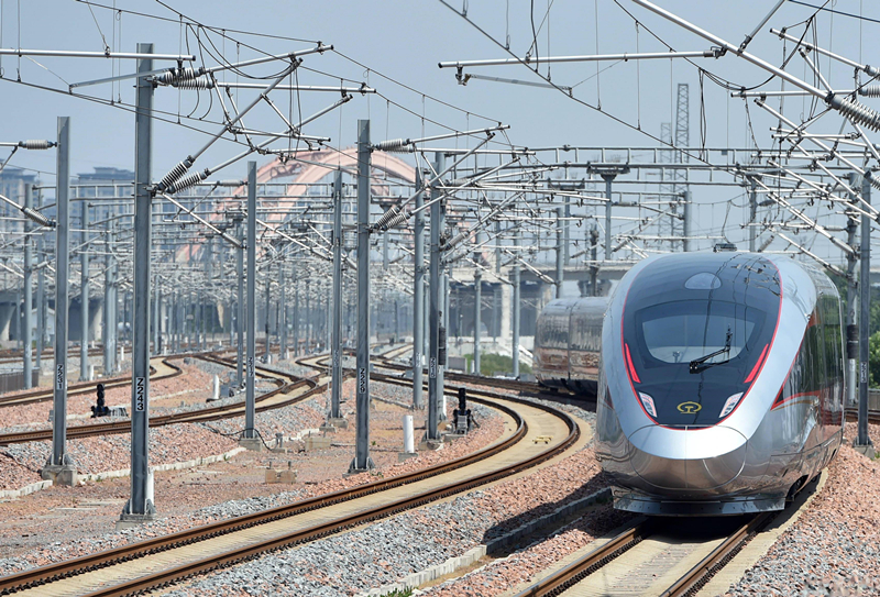 2022年6月20日，濟(jì)鄭高鐵鄭州首發(fā)G9206次列車駛出鄭州東站。