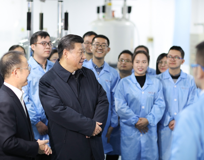 2019年1月17日，習(xí)近平在天津南開大學(xué)元素有機(jī)化學(xué)國家重點(diǎn)實(shí)驗(yàn)室同師生親切交流。