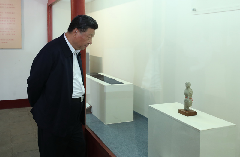 2021年5月12日，習(xí)近平總書記在南陽市考察東漢醫(yī)學(xué)家張仲景的墓祠紀(jì)念地醫(yī)圣祠。 